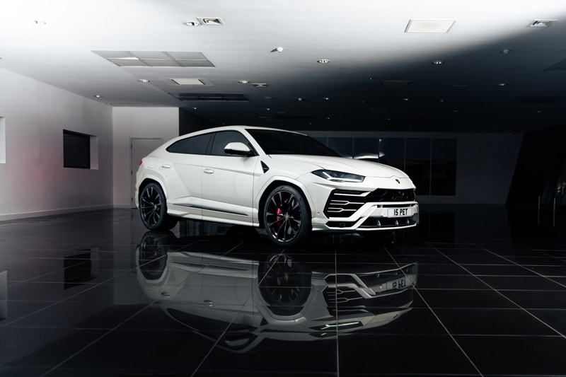 Lamborghini Urus White, Platinum Executive Travel, Available for Hire UK, Hire Car